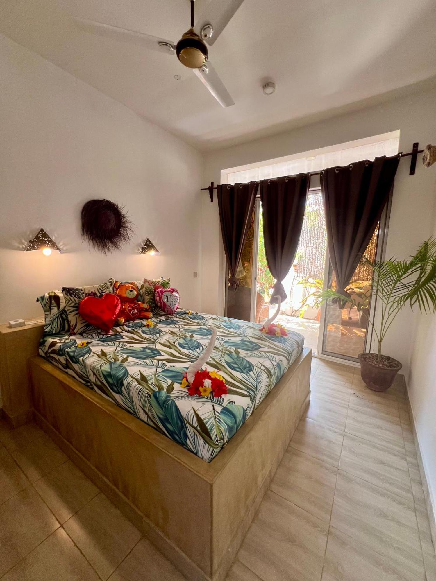 Residence Gadea&Gadea Garden Italian Restaurant Jambiani  Bagian luar foto