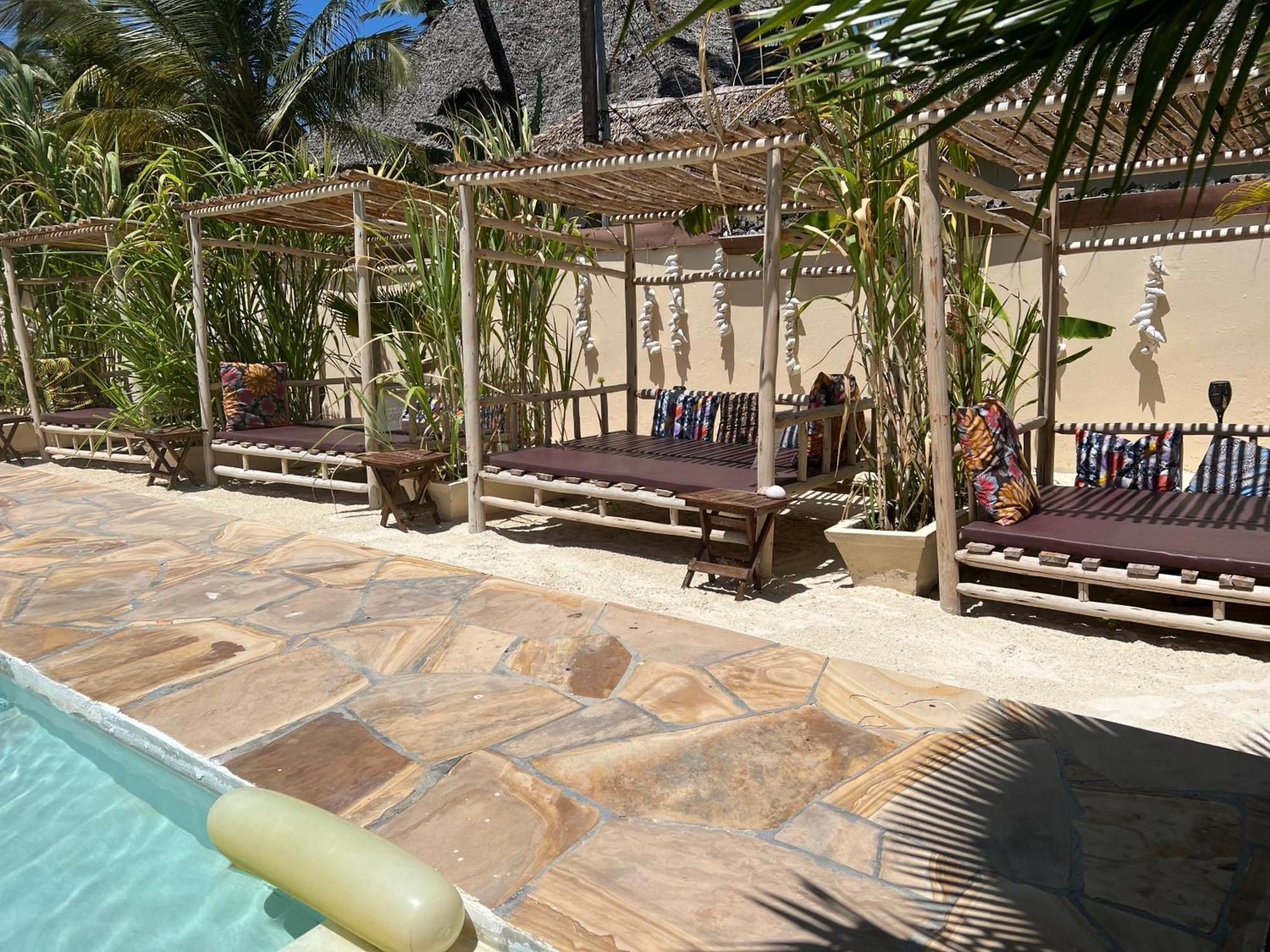 Residence Gadea&Gadea Garden Italian Restaurant Jambiani  Bagian luar foto